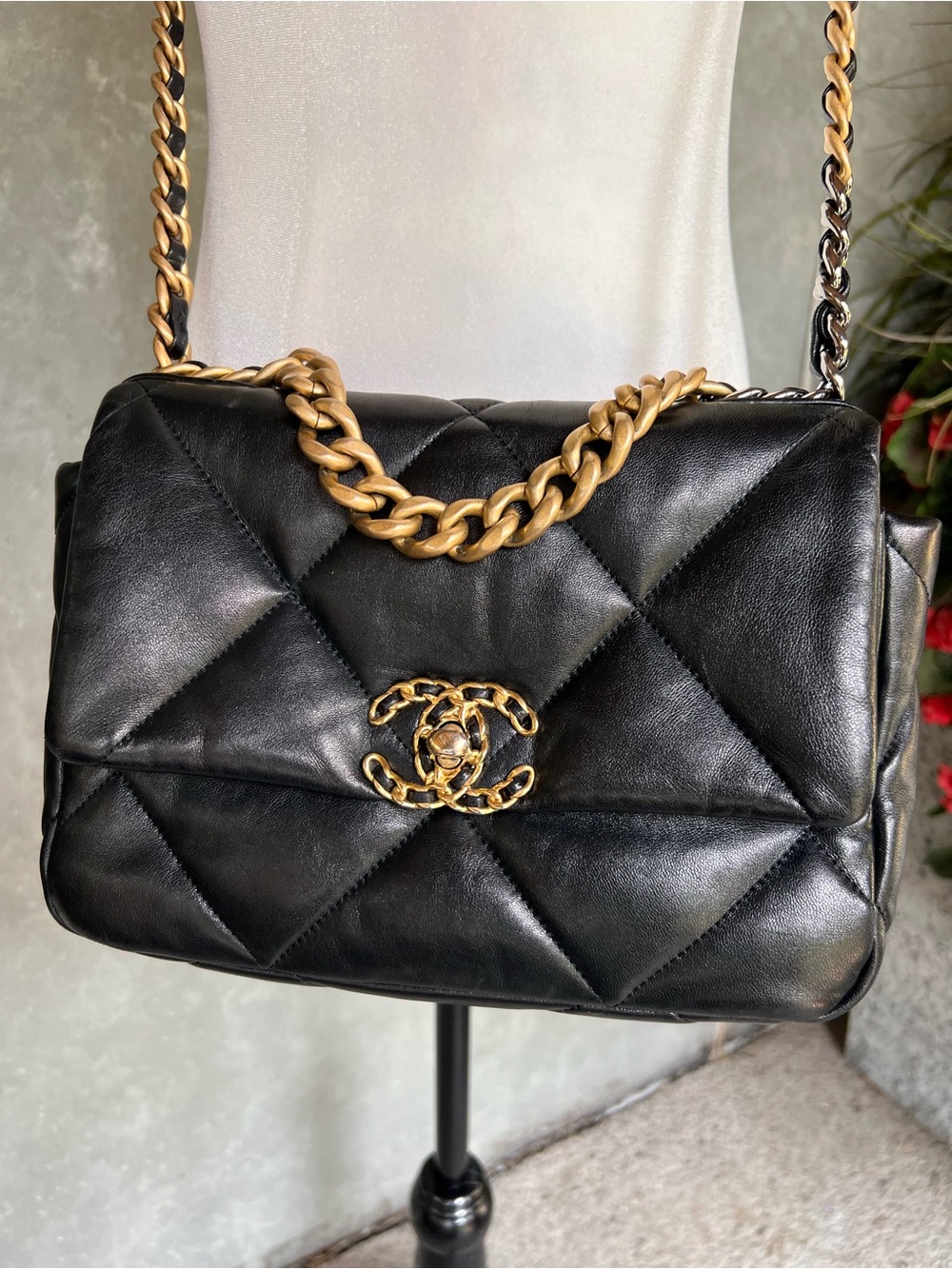 CHANEL 19 Small Flap Black Quilted Leather Bag with Mixed Metal Hardware